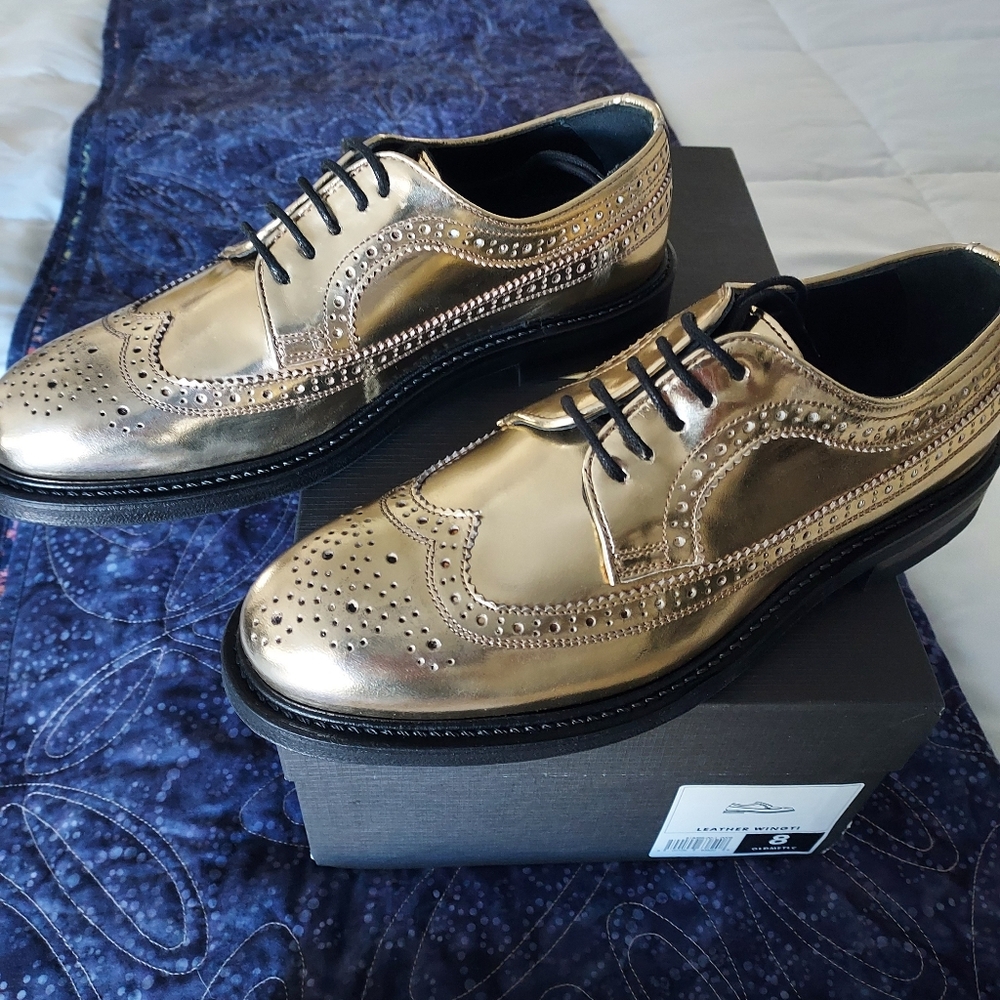 NIB Banana Republic gold leather oxfords,  size 8, made in Portugal - Picture 13 of 16